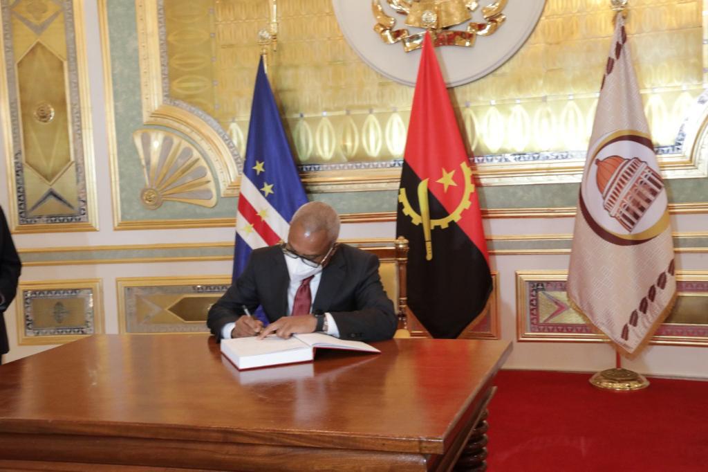Pr Neves Maria in Angola 00009