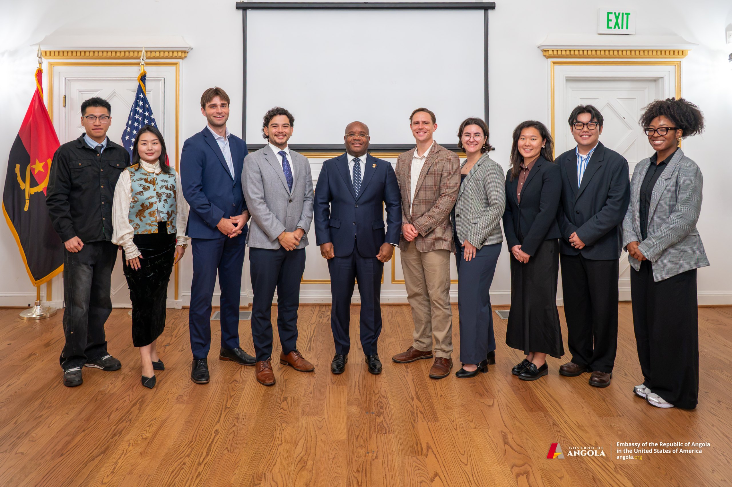 2026-10-05 Visita-Estudantes-Johns-Hopkins-SAIS 021