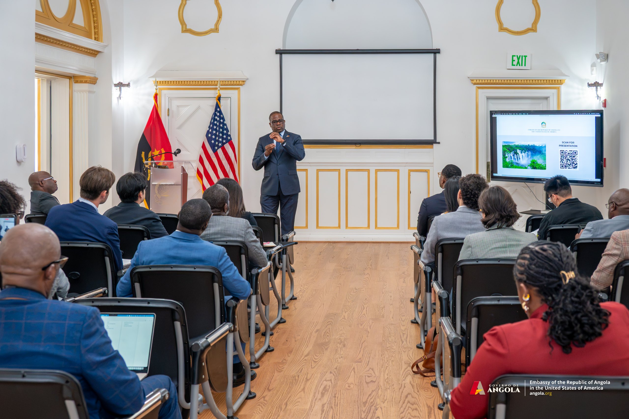 2026-10-05 Visita-Estudantes-Johns-Hopkins-SAIS 016